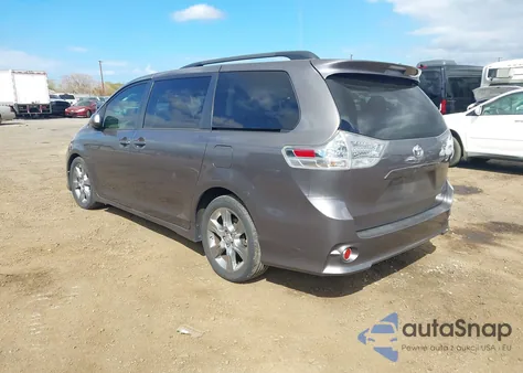 2012 Toyota Sienna Se 8 Passenger z USA, uszkodzony, nr VIN 5TDXK3DC8CS223712